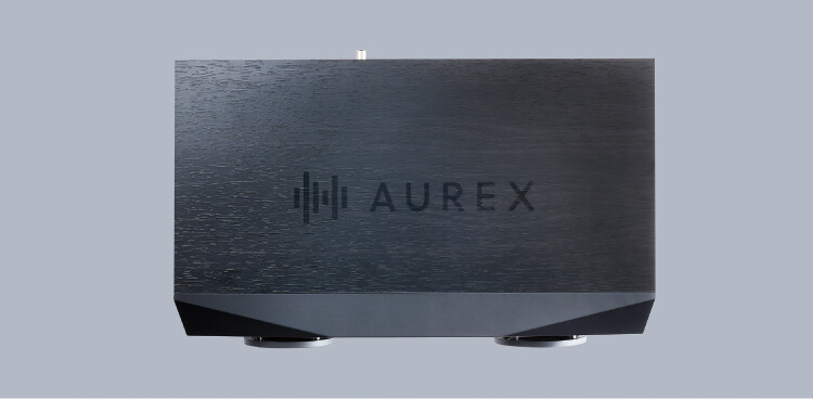 木製エンクロージャー採用